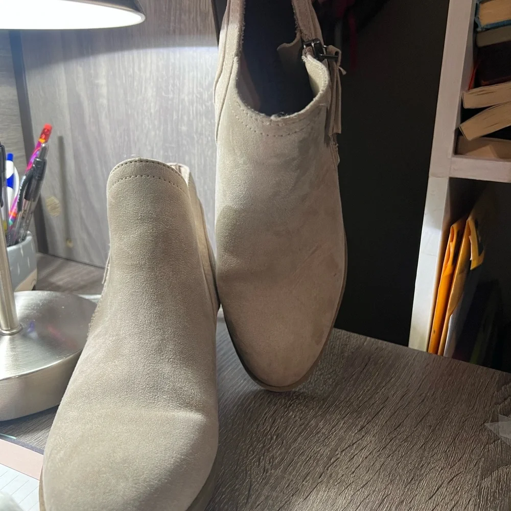Women's Cream Ankle Boots - Picture 2 of 7